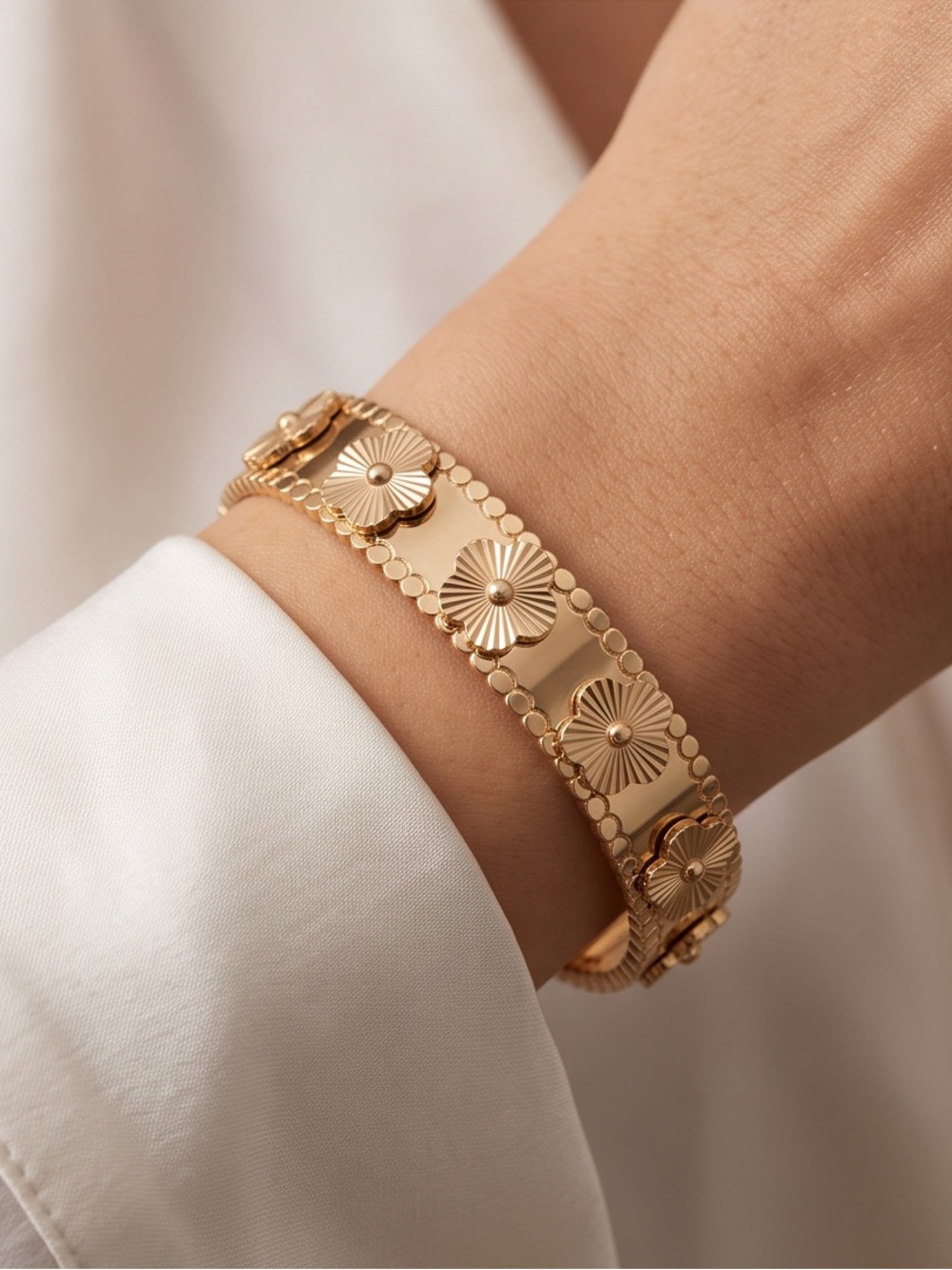 Delicate Gold Floral Link Bracelet for Women